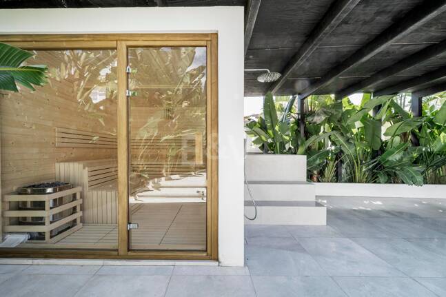 Modern Andalusian Style Villa in Nueva Andalucía