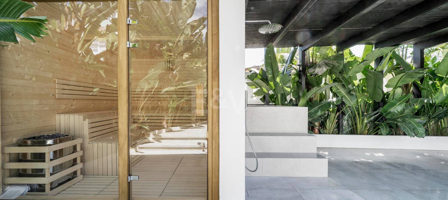 Modern Andalusian Style Villa in Nueva Andalucía