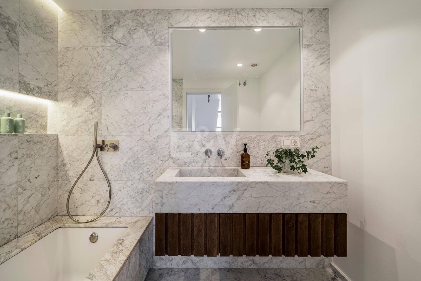 Modern Andalusian Style Villa in Nueva Andalucía