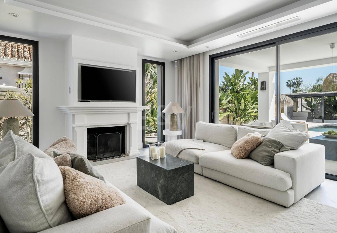 Modern Andalusian Style Villa in Nueva Andalucía