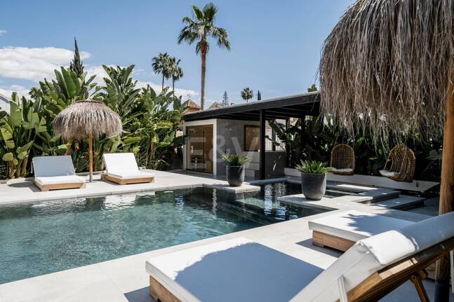 Modern Andalusian Style Villa in Nueva Andalucía