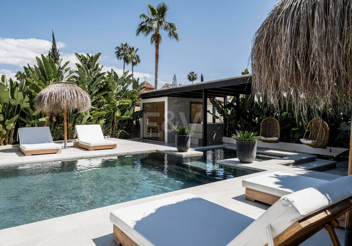 Villa de estilo andaluz moderno en Nueva Andalucía