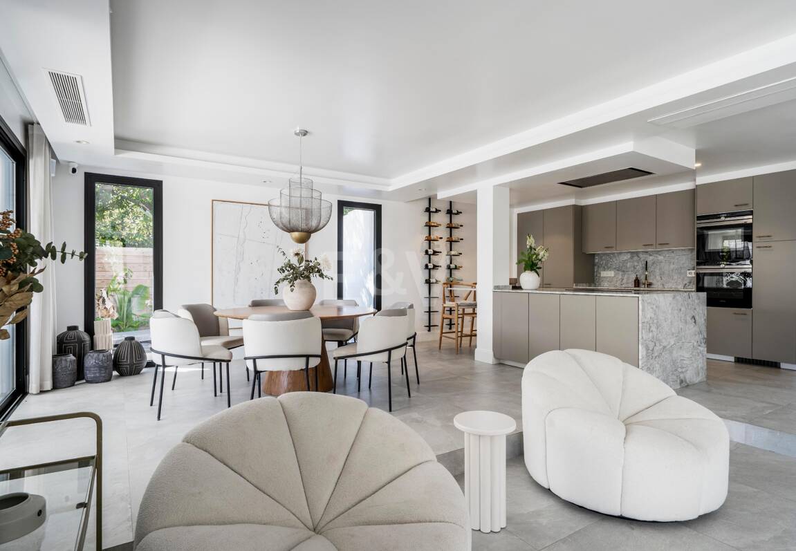 Modern Andalusian Style Villa in Nueva Andalucía