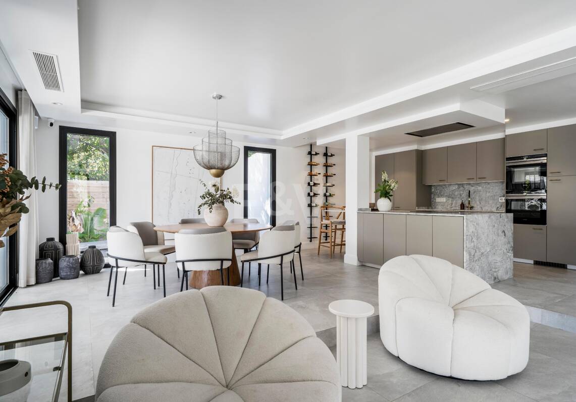 Villa de estilo andaluz moderno en Nueva Andalucía