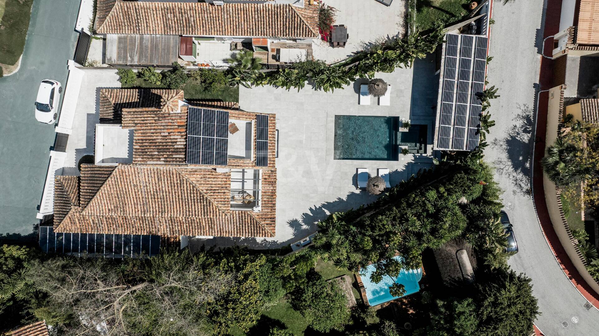 Modern Andalusian Style Villa in Nueva Andalucía