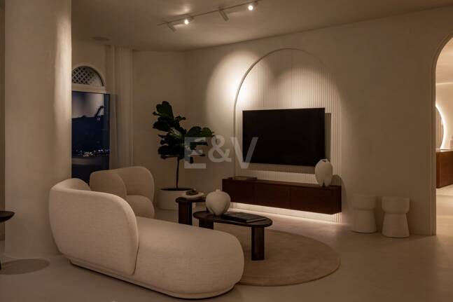 Modern Penthouse with Sea Views and Rooftop Pool on Marbella's Golden Mile