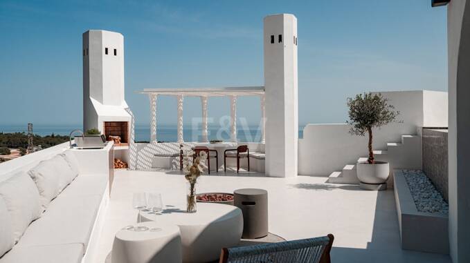 Modernes Penthouse mit Meerblick und Dachpool an der Goldenen Meile von Marbella