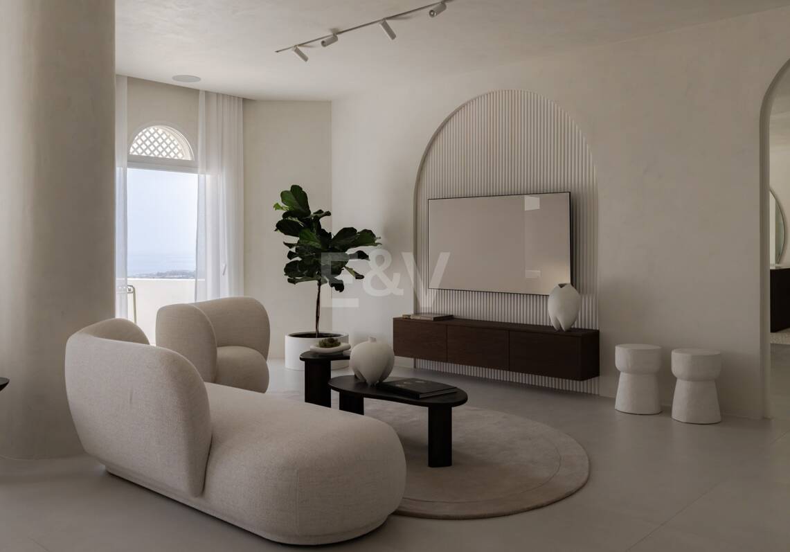 Penthouse moderne avec vue sur la mer et piscine de toit sur le Golden Mile de Marbella