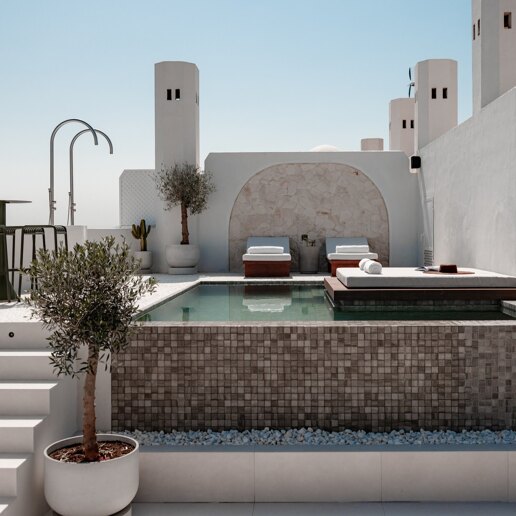 Modern Penthouse with Sea Views and Rooftop Pool on Marbella's Golden Mile