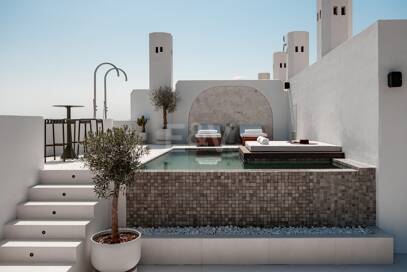 Modern Penthouse with Sea Views and Rooftop Pool on Marbella's Golden Mile