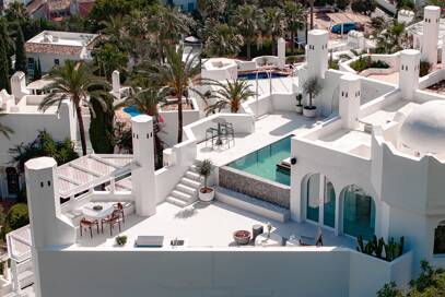 Modern Penthouse with Sea Views and Rooftop Pool on Marbella's Golden Mile