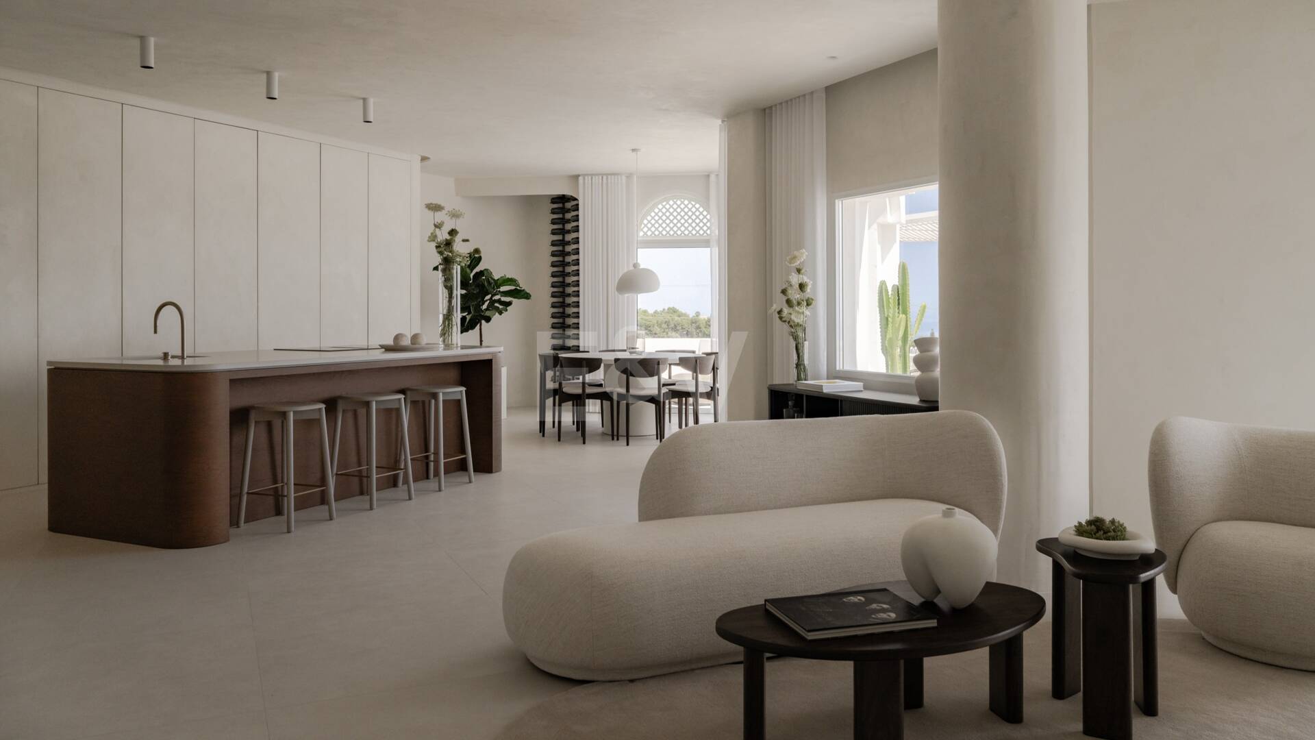 Modern Penthouse with Sea Views and Rooftop Pool on Marbella's Golden Mile