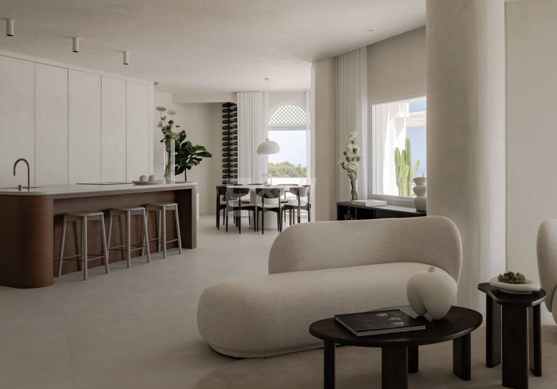 Penthouse moderne avec vue sur la mer et piscine de toit sur le Golden Mile de Marbella