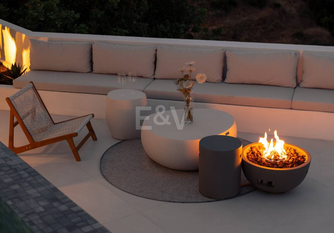 Penthouse moderne avec vue sur la mer et piscine de toit sur le Golden Mile de Marbella