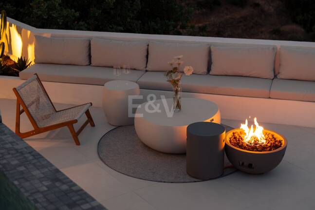 Modern Penthouse with Sea Views and Rooftop Pool on Marbella's Golden Mile