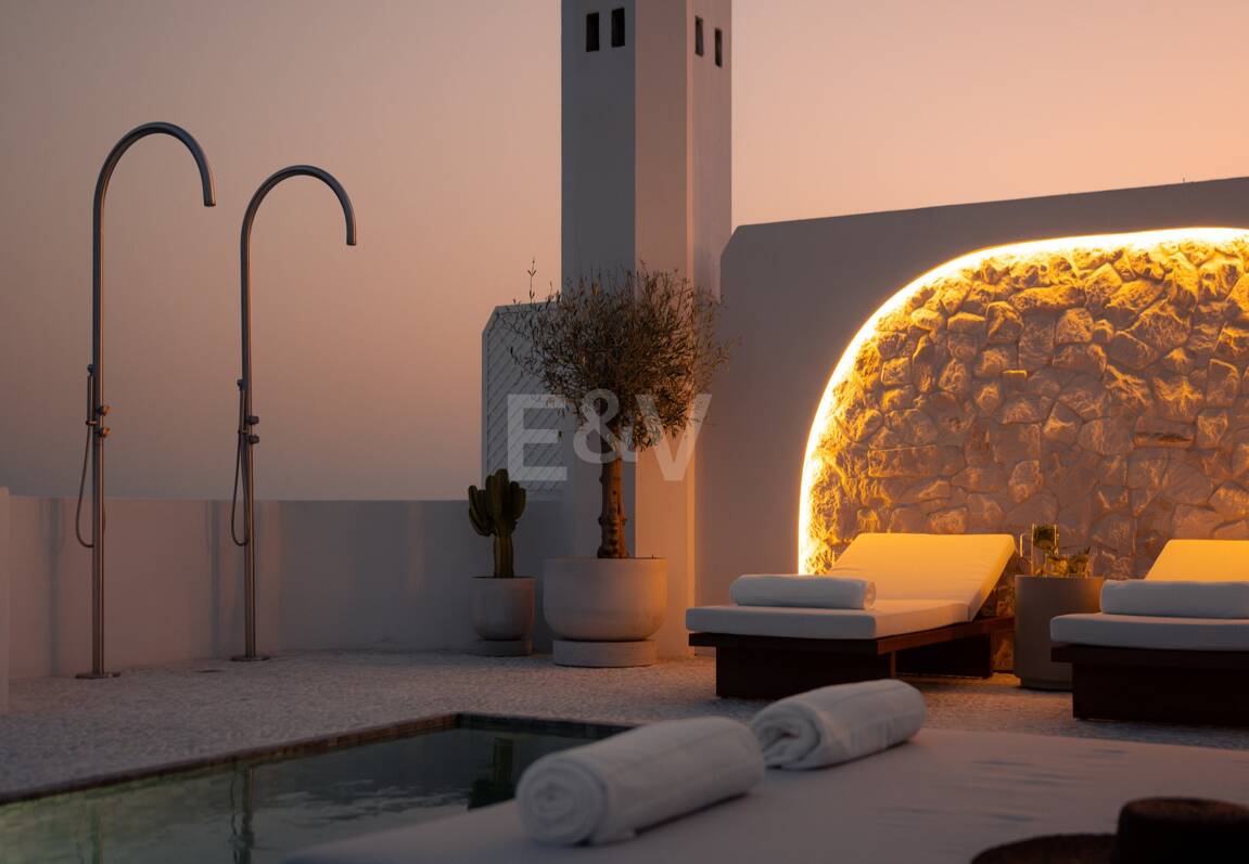 Modern Penthouse with Sea Views and Rooftop Pool on Marbella's Golden Mile