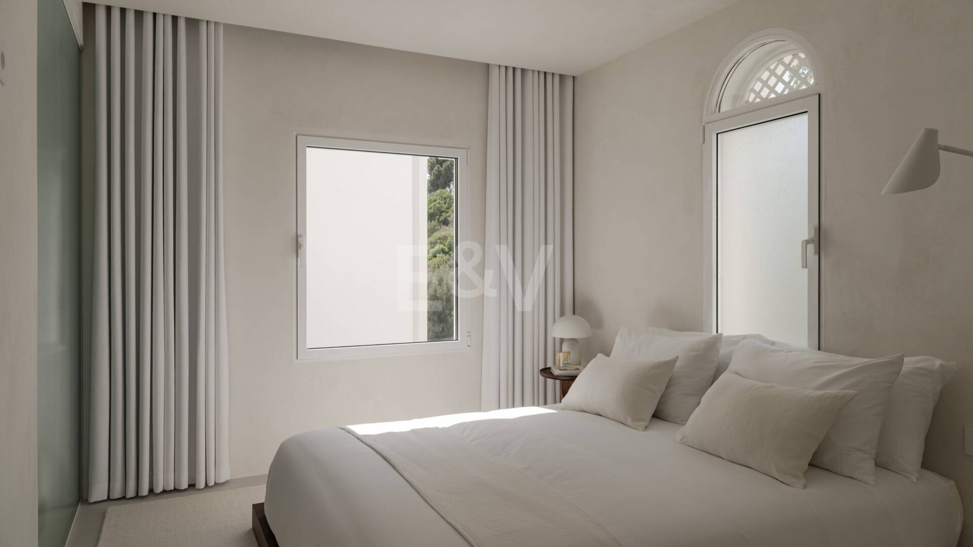 Modern Penthouse with Sea Views and Rooftop Pool on Marbella's Golden Mile