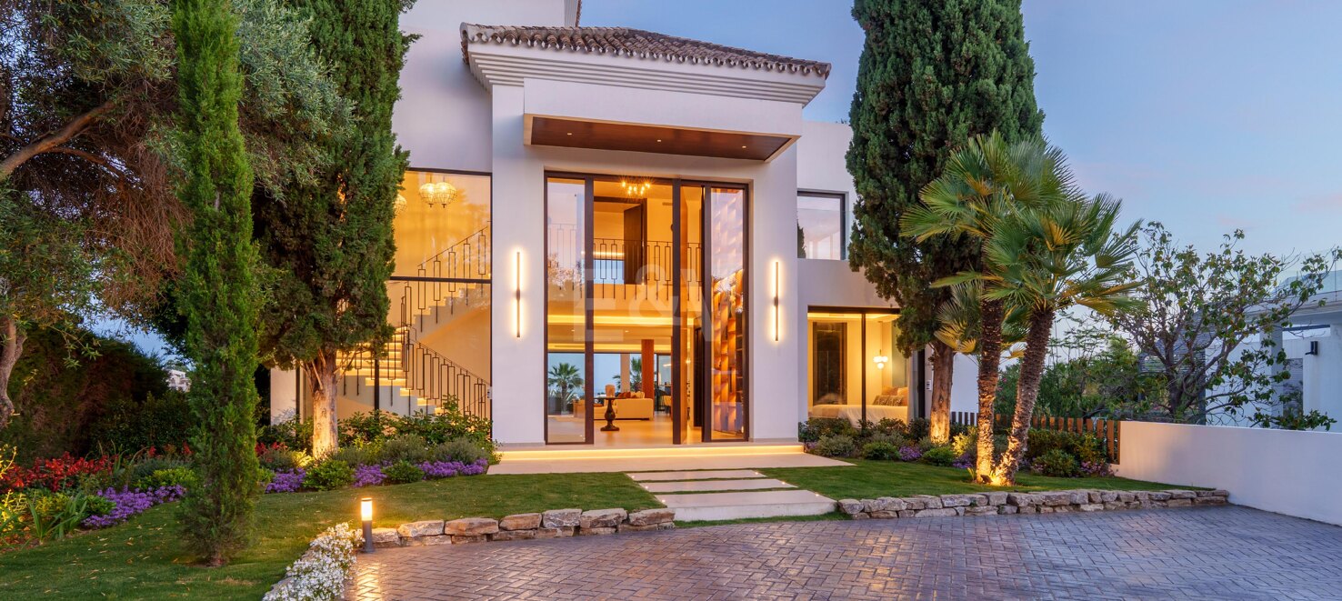Spectacular Frontline Golf Mansion with Panoramic Sea Views