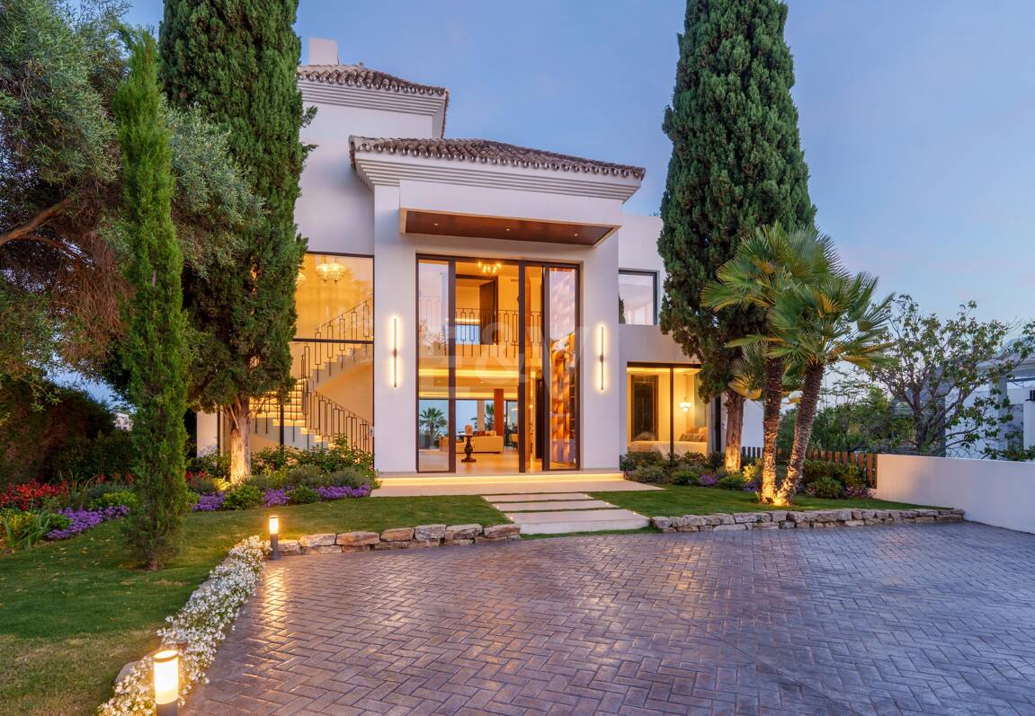 Espectacular Villa en 1ª línea de Golf con vistas panorámicas al mar