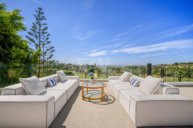 Espectacular Villa en 1ª línea de Golf con vistas panorámicas al mar