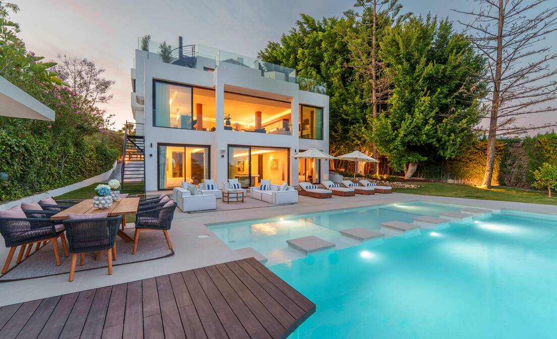 Spectacular Frontline Golf Villa with Panoramic Sea Views