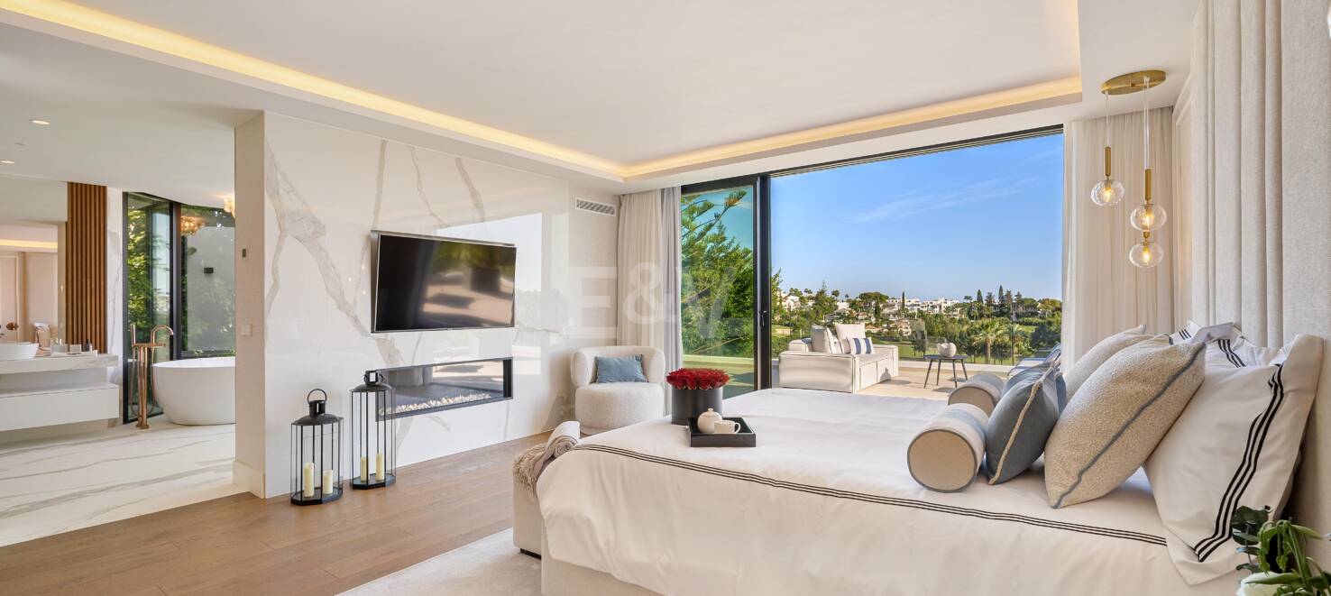 Spectacular Frontline Golf Villa with Panoramic Sea Views