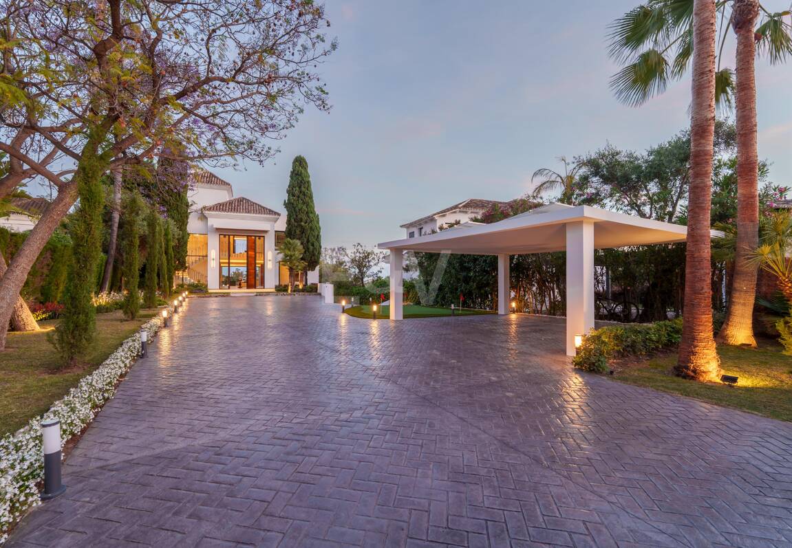 Espectacular Villa en 1ª línea de Golf con vistas panorámicas al mar