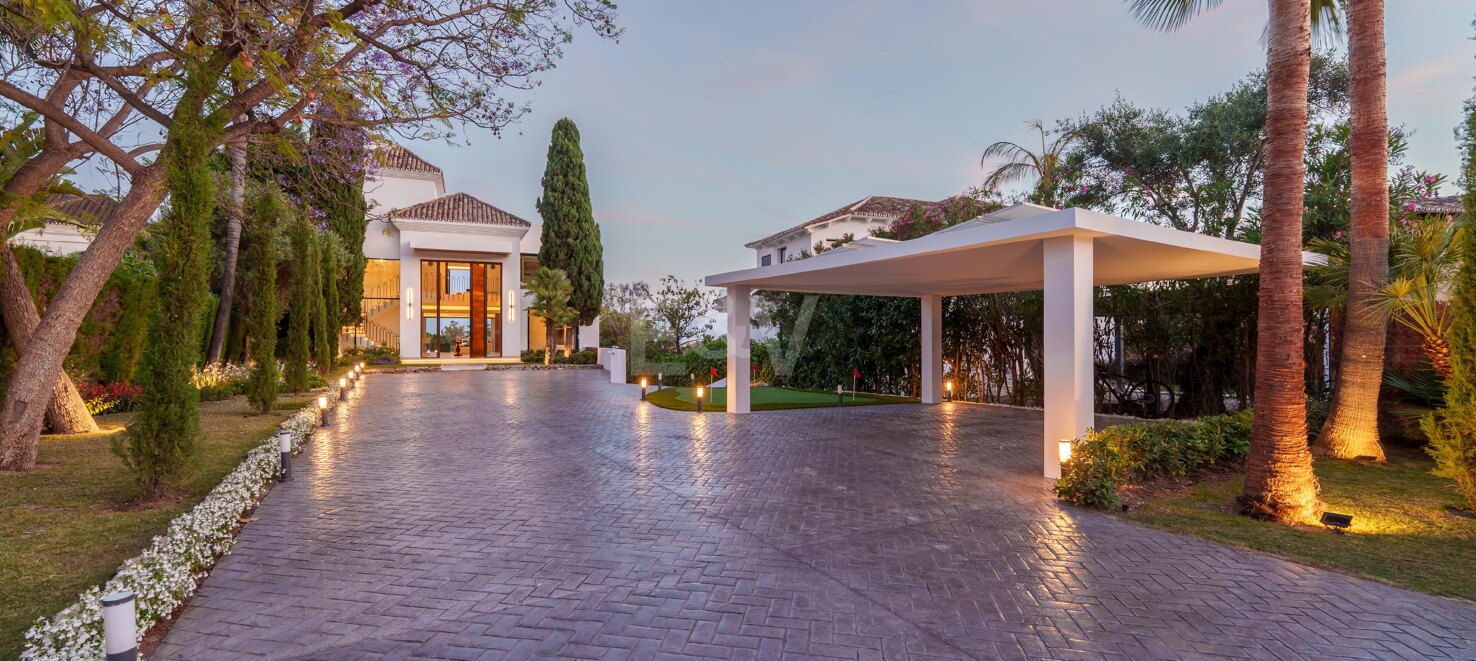Spectacular Frontline Golf Mansion with Panoramic Sea Views