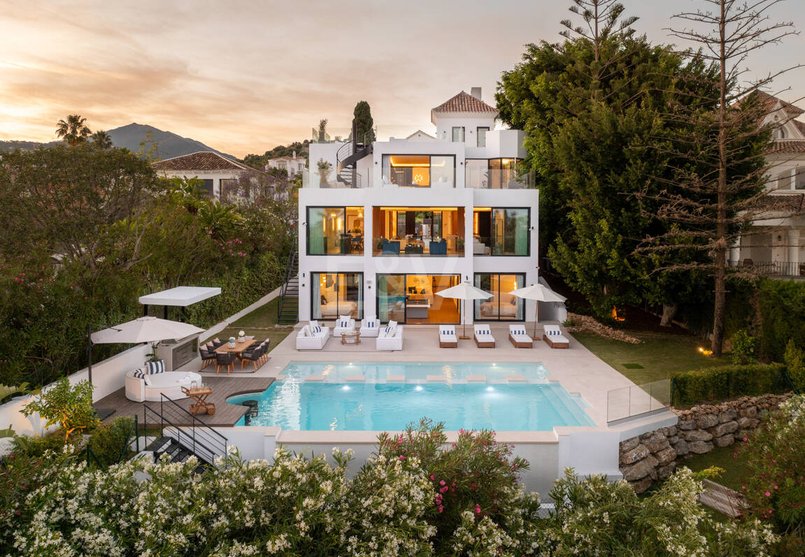 Espectacular Villa en 1ª línea de Golf con vistas panorámicas al mar