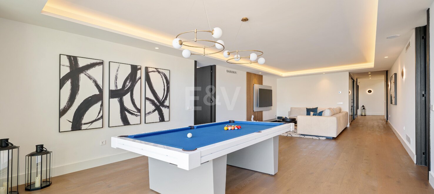 Spectacular Frontline Golf Mansion with Panoramic Sea Views