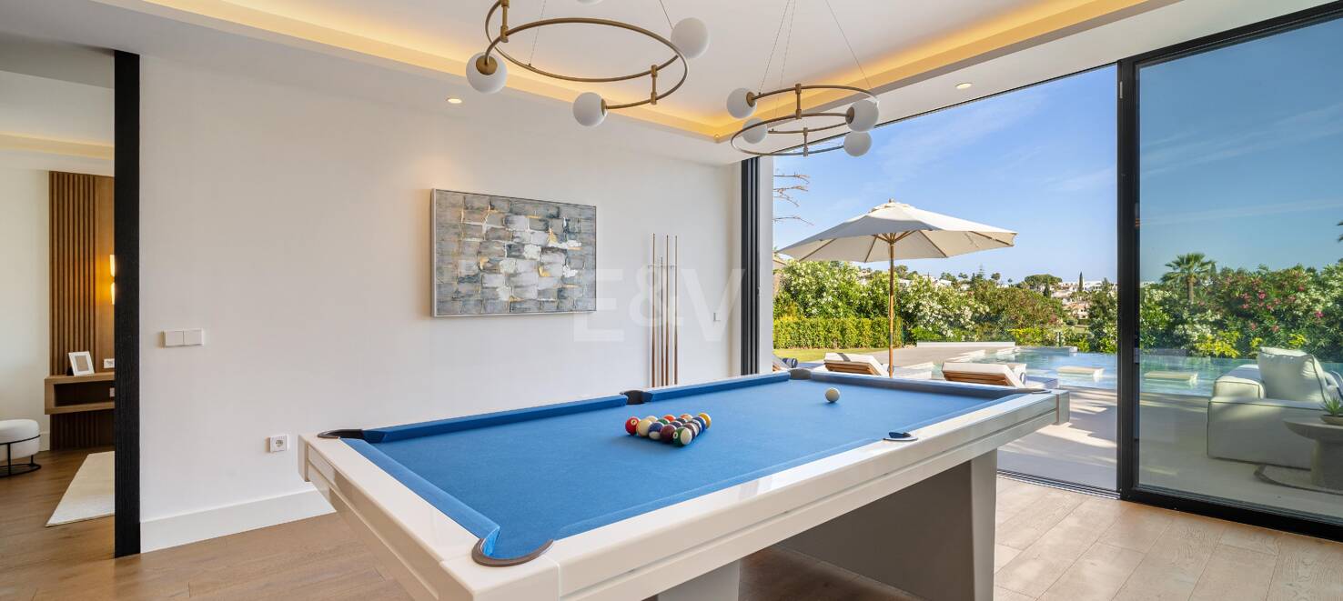 Spectacular Frontline Golf Villa with Panoramic Sea Views