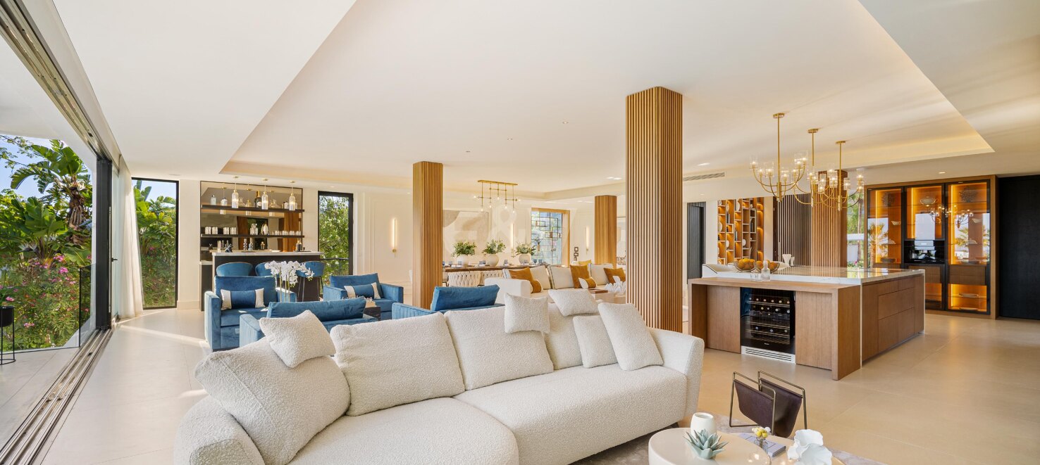 Spectacular Frontline Golf Mansion with Panoramic Sea Views