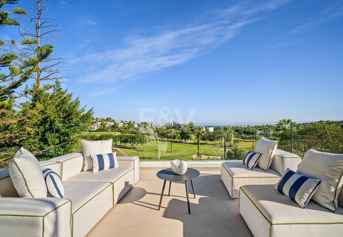 Espectacular Villa en 1ª línea de Golf con vistas panorámicas al mar