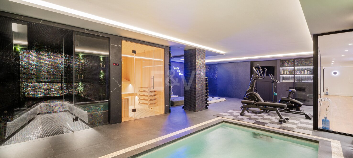 Spectacular Frontline Golf Mansion with Panoramic Sea Views