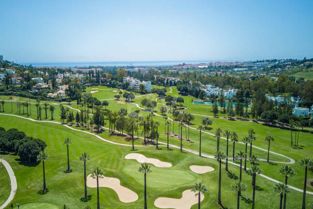 Espectacular Villa en 1ª línea de Golf con vistas panorámicas al mar