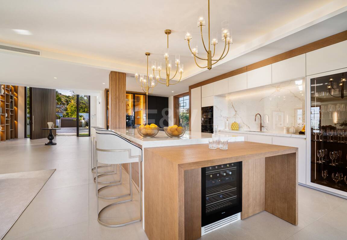 Espectacular Villa en 1ª línea de Golf con vistas panorámicas al mar