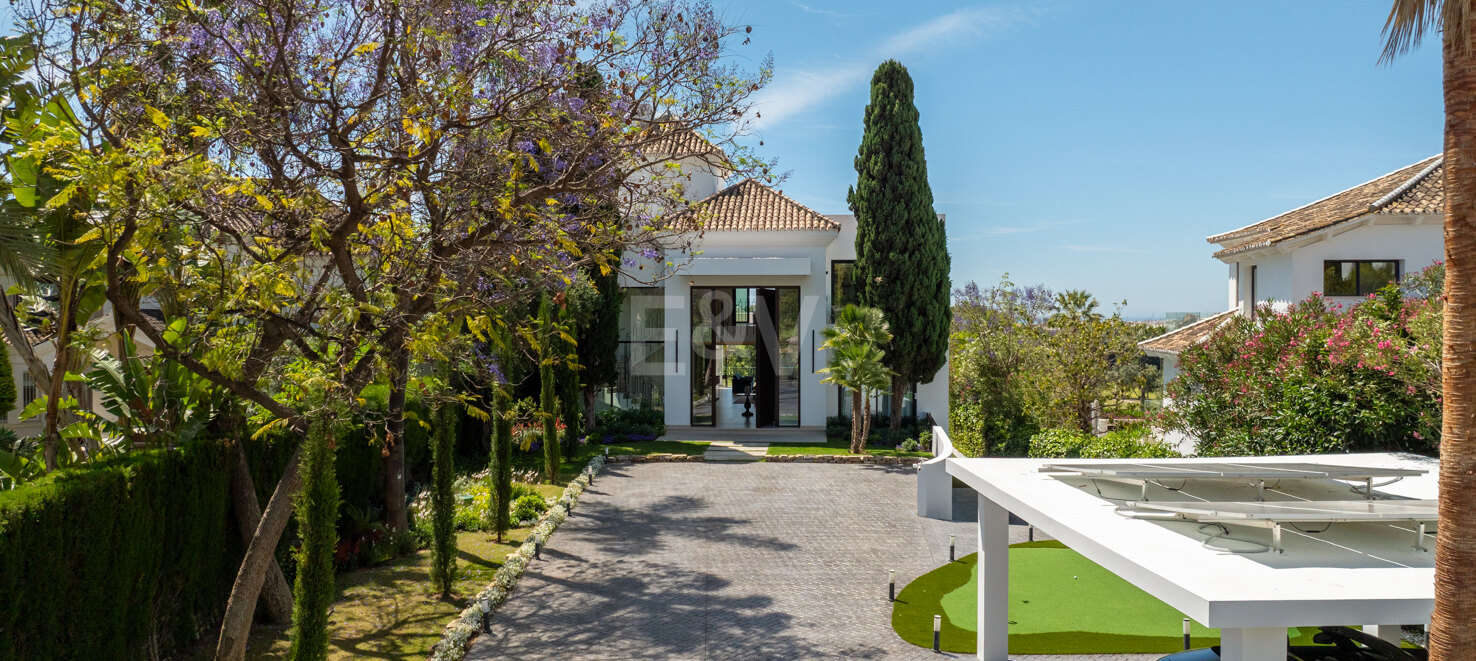Spectacular Frontline Golf Mansion with Panoramic Sea Views