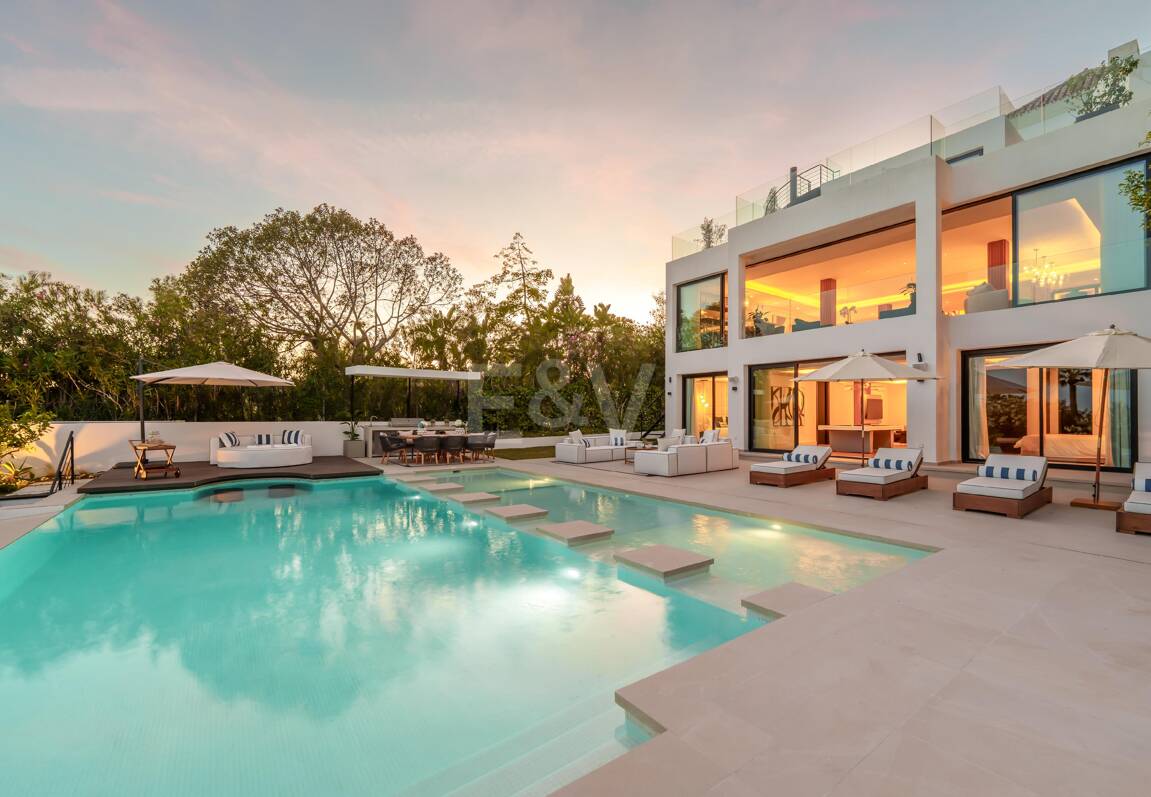 Espectacular Villa en 1ª línea de Golf con vistas panorámicas al mar