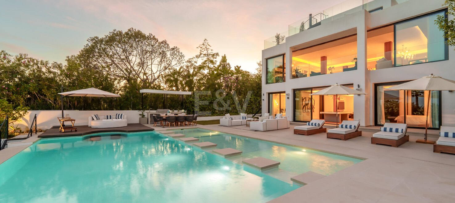 Spectacular Frontline Golf Mansion with Panoramic Sea Views