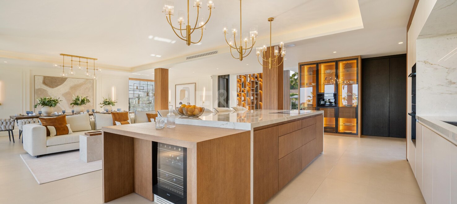 Spectacular Frontline Golf Mansion with Panoramic Sea Views