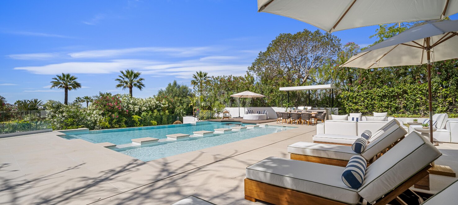 Spectacular Frontline Golf Mansion with Panoramic Sea Views