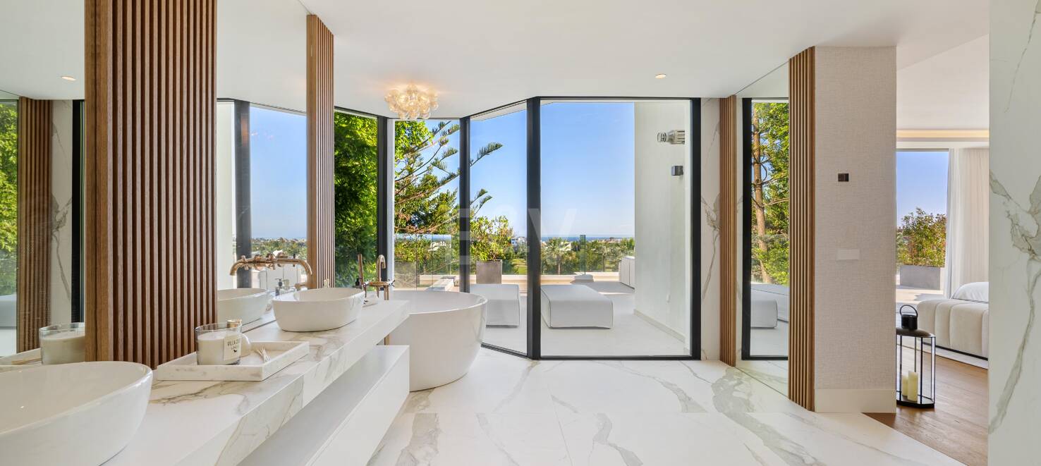 Spectacular Frontline Golf Villa with Panoramic Sea Views