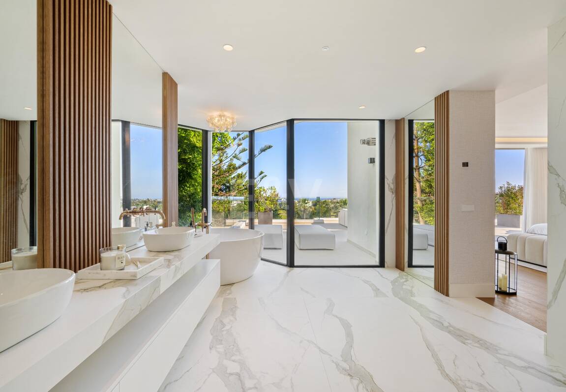 Espectacular Villa en 1ª línea de Golf con vistas panorámicas al mar