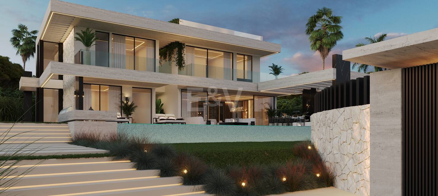 Exceptional Contemporary Villa Within Walking Distance to the Beach