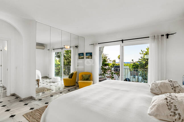 Family Villa with Sea Views in El Rosario