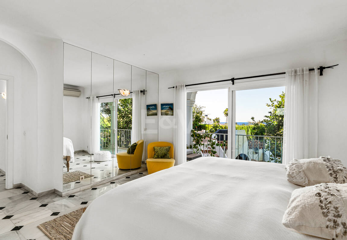 Family Villa with Sea Views in El Rosario