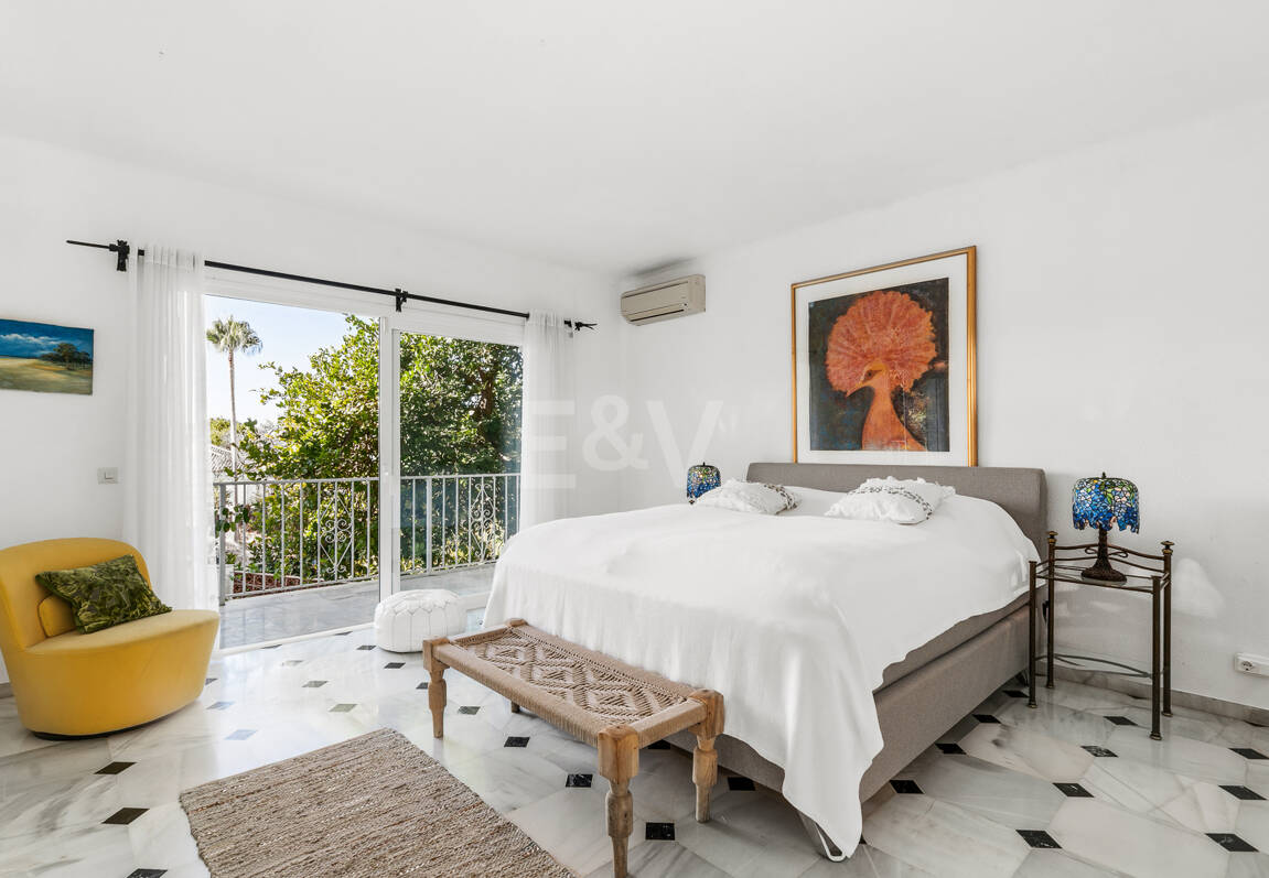 Family Villa with Sea Views in El Rosario