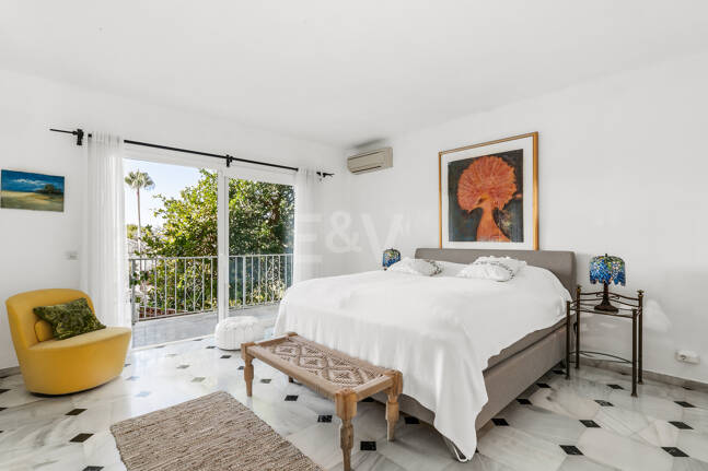 Family Villa with Sea Views in El Rosario