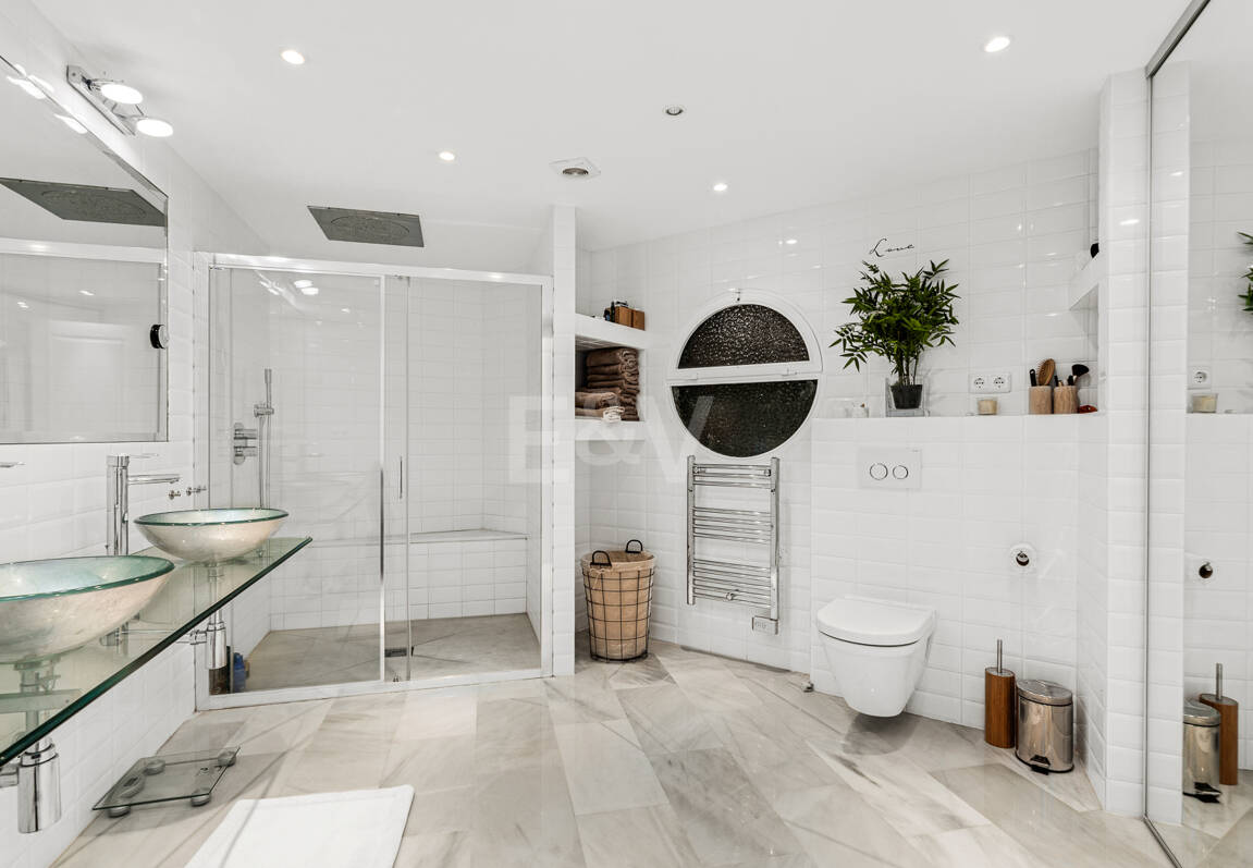 Family Villa with Sea Views in El Rosario