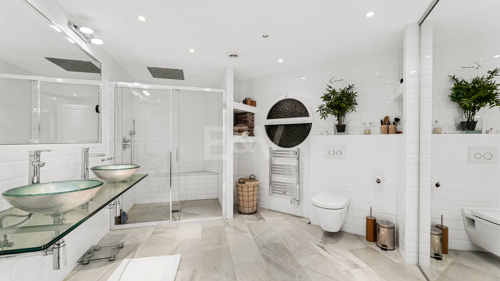 Family Villa with Sea Views in El Rosario